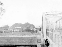 Old photo of Hotel Kagetsu, from the opposite shore + Old photo of Hotel Kagetsu from the opposite shore